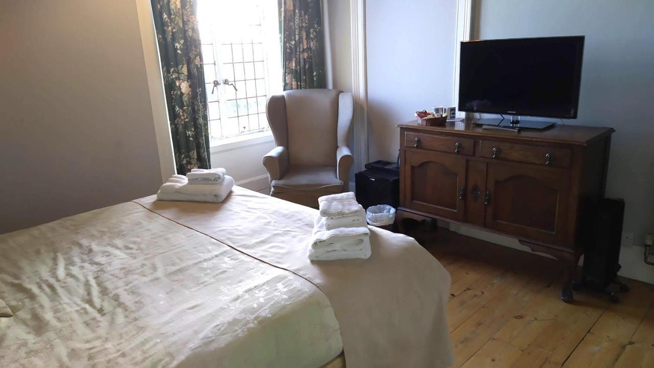Cleeve House Panzió Melksham Kültér fotó