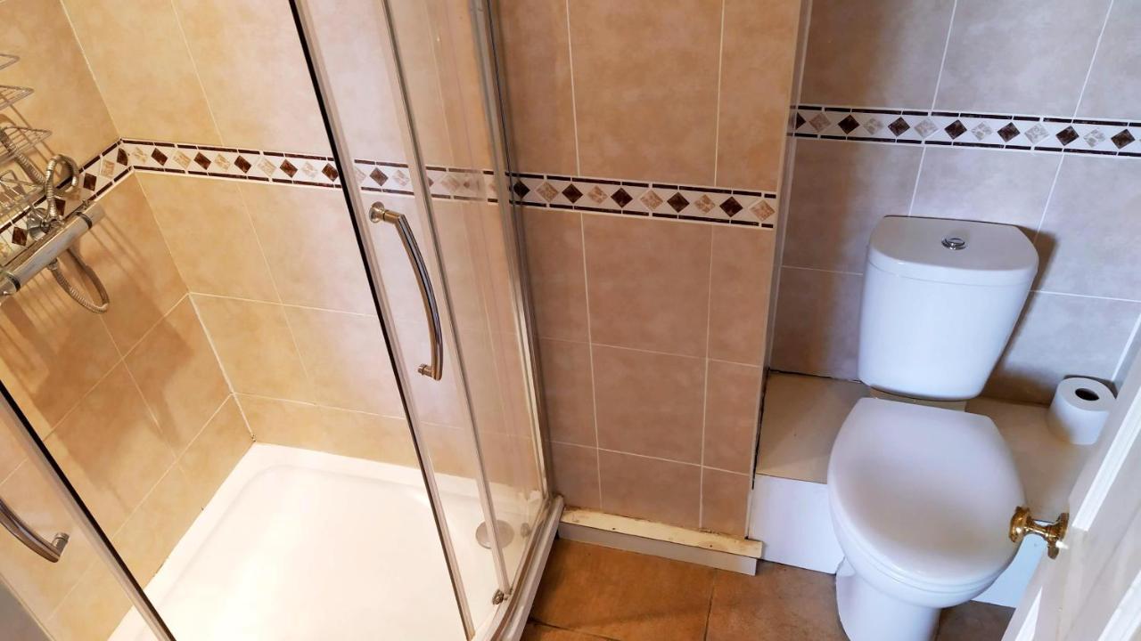 Cleeve House Panzió Melksham Kültér fotó
